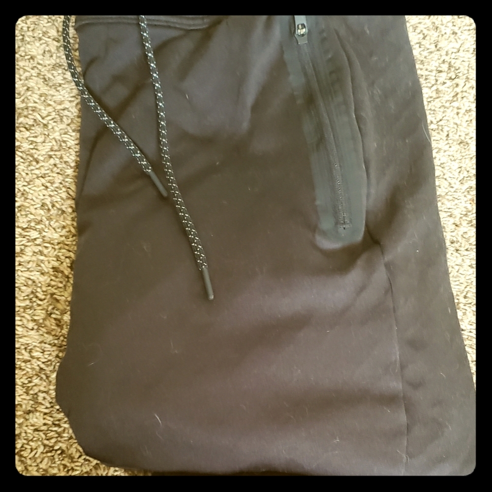 AE Joggers